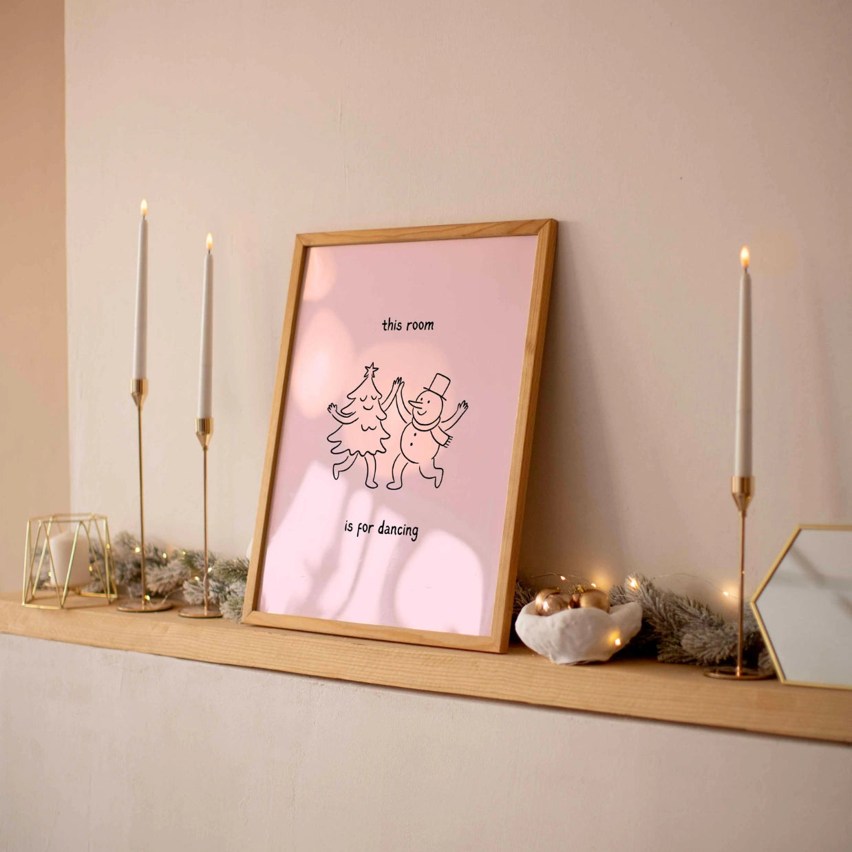 Decorazioni natalizie giocose e minimali