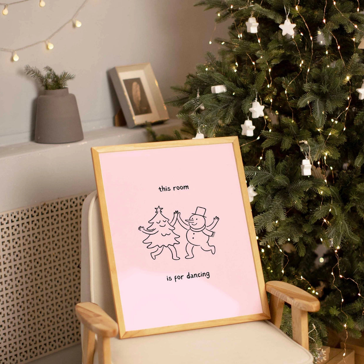 Decorazioni natalizie giocose e minimali