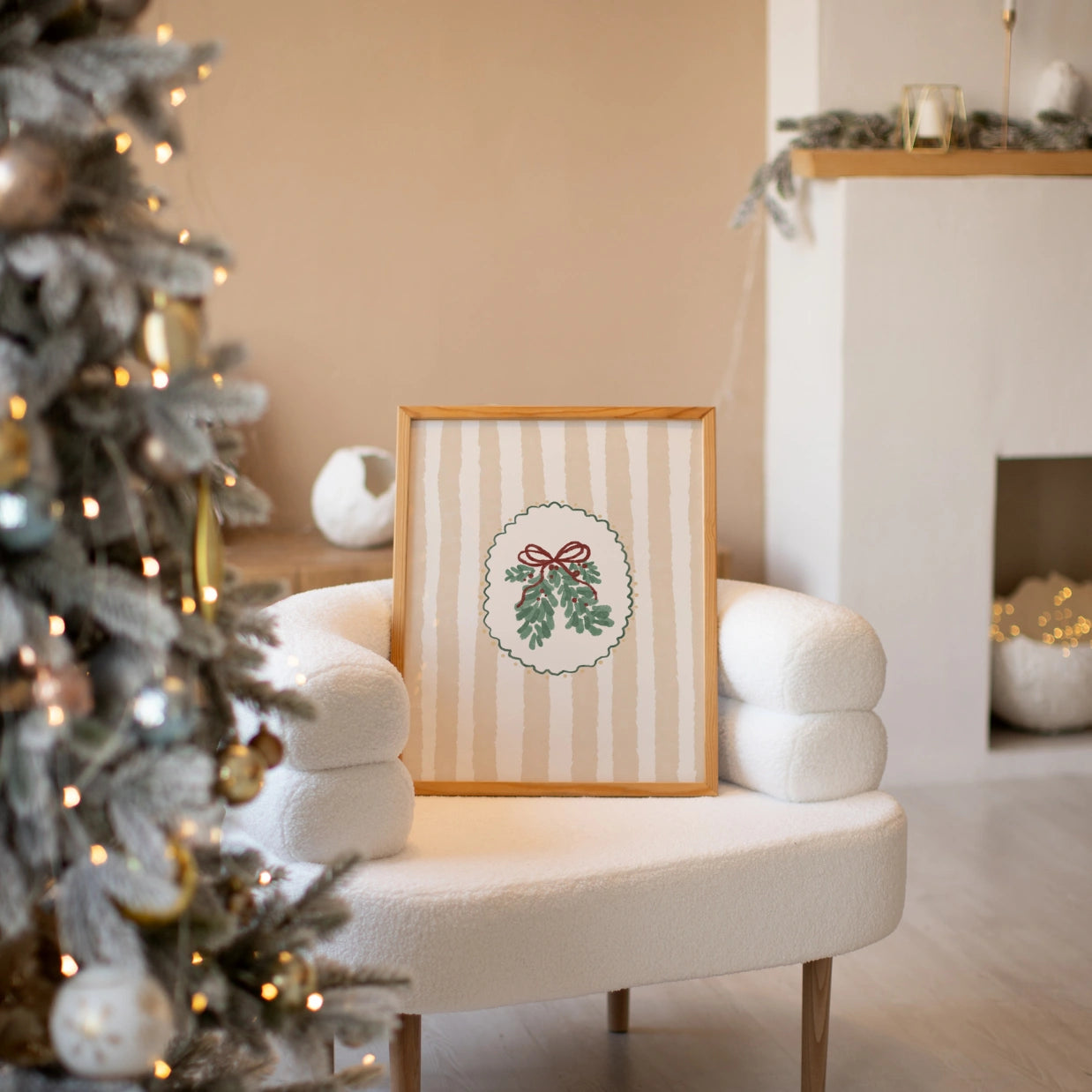 Wanddeko mit Weihnachtsgrün