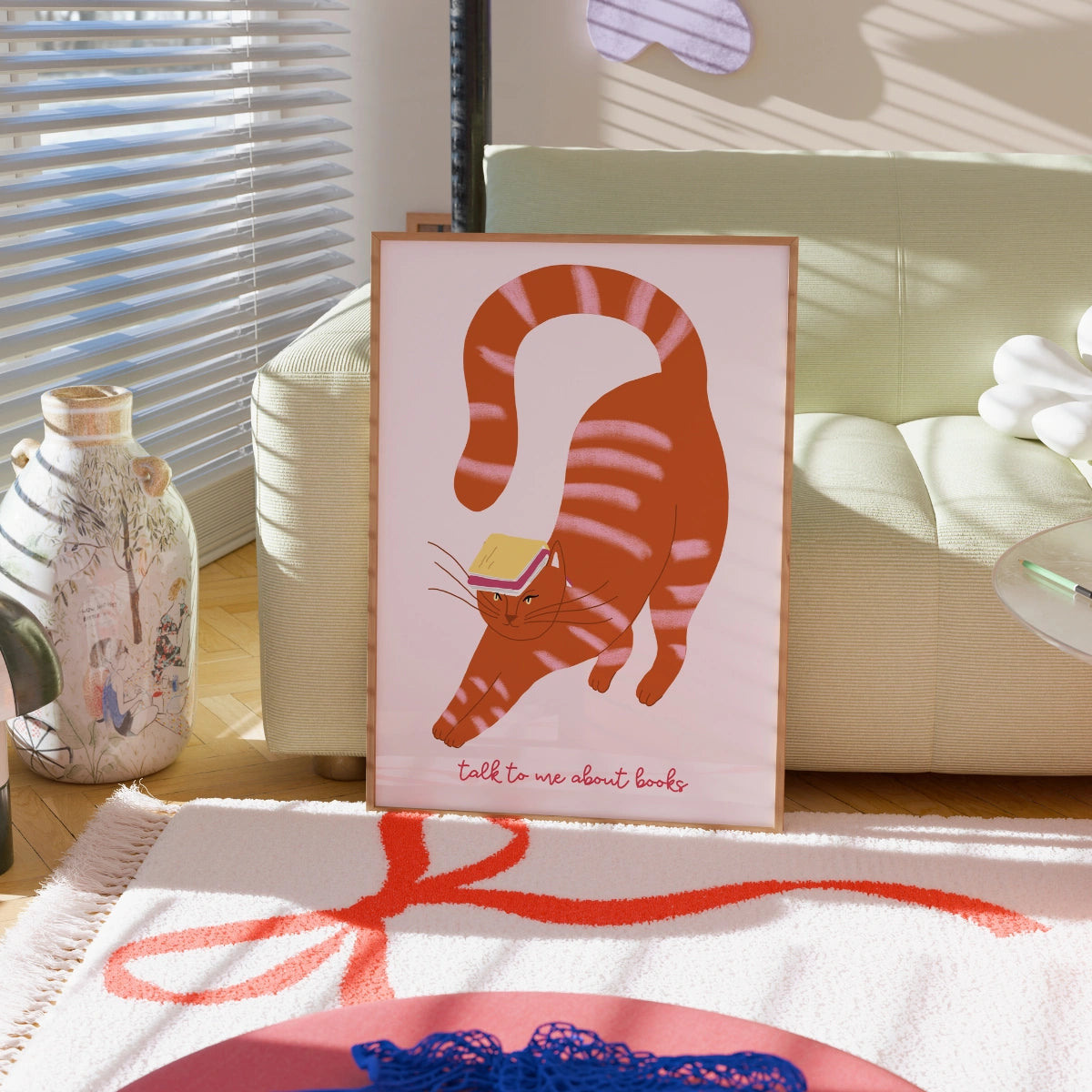 „Sprich mit mir über Bücher“ – Lustiges Katzenposter für Bücherliebhaber