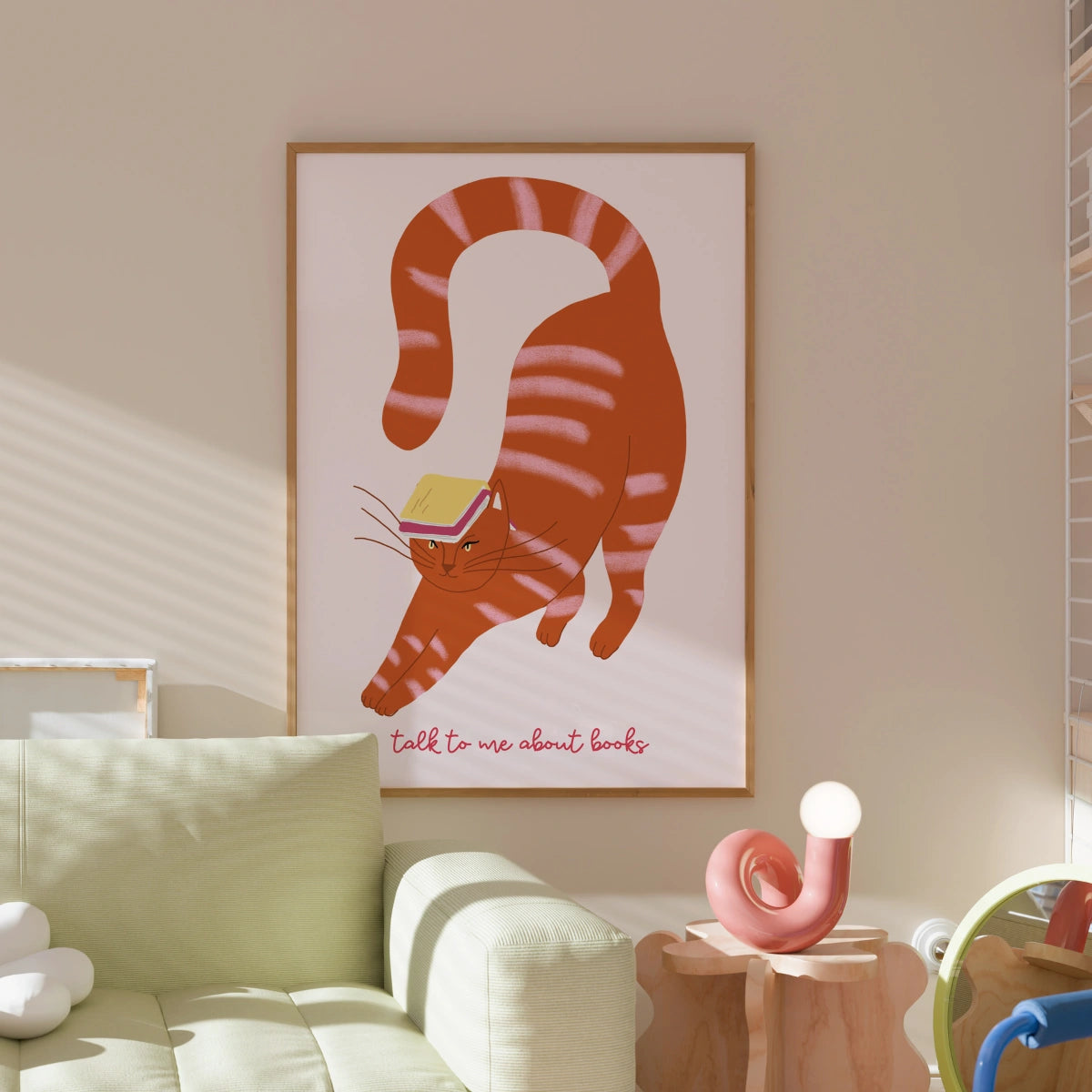 „Sprich mit mir über Bücher“ – Lustiges Katzenposter für Bücherliebhaber