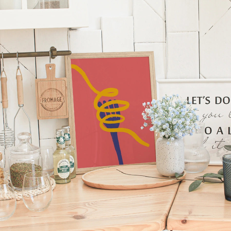 Moderne Pasta-Wandkunst – Ausdruck einer ausdrucksstarken Spaghetti-Illustration