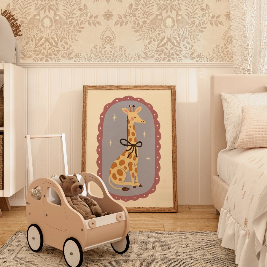 Stampa per cameretta dei bambini con giraffa - Simpatica decorazione murale con animale e fiocco