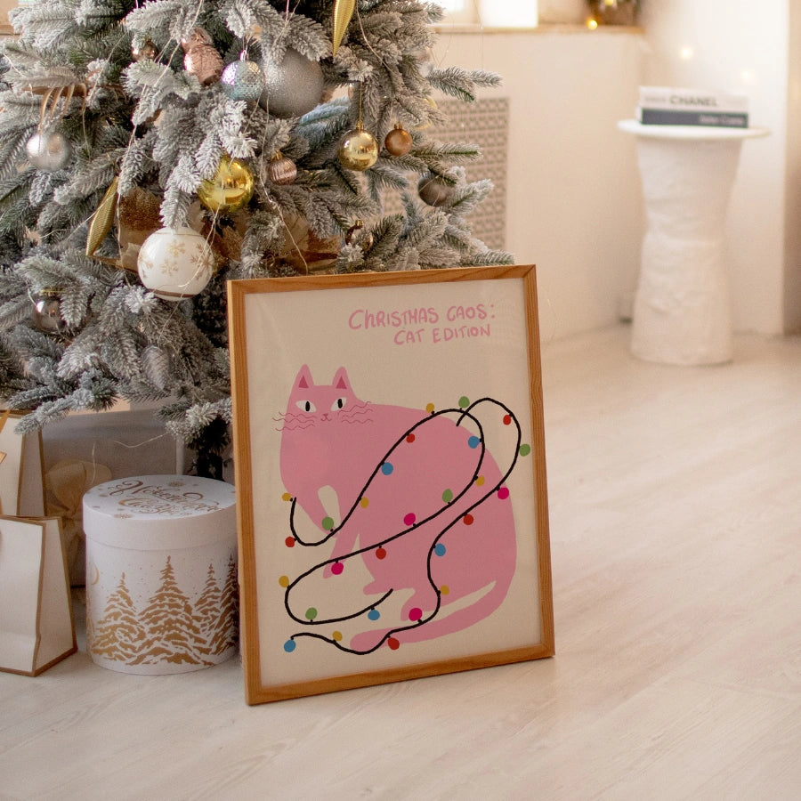 Gatto del Caos Natalizio – Divertente decorazione murale natalizia rosa