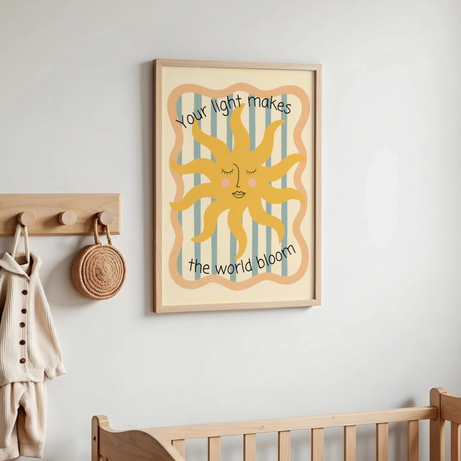 Decorazione per la cameretta del bambino in giallo caldo