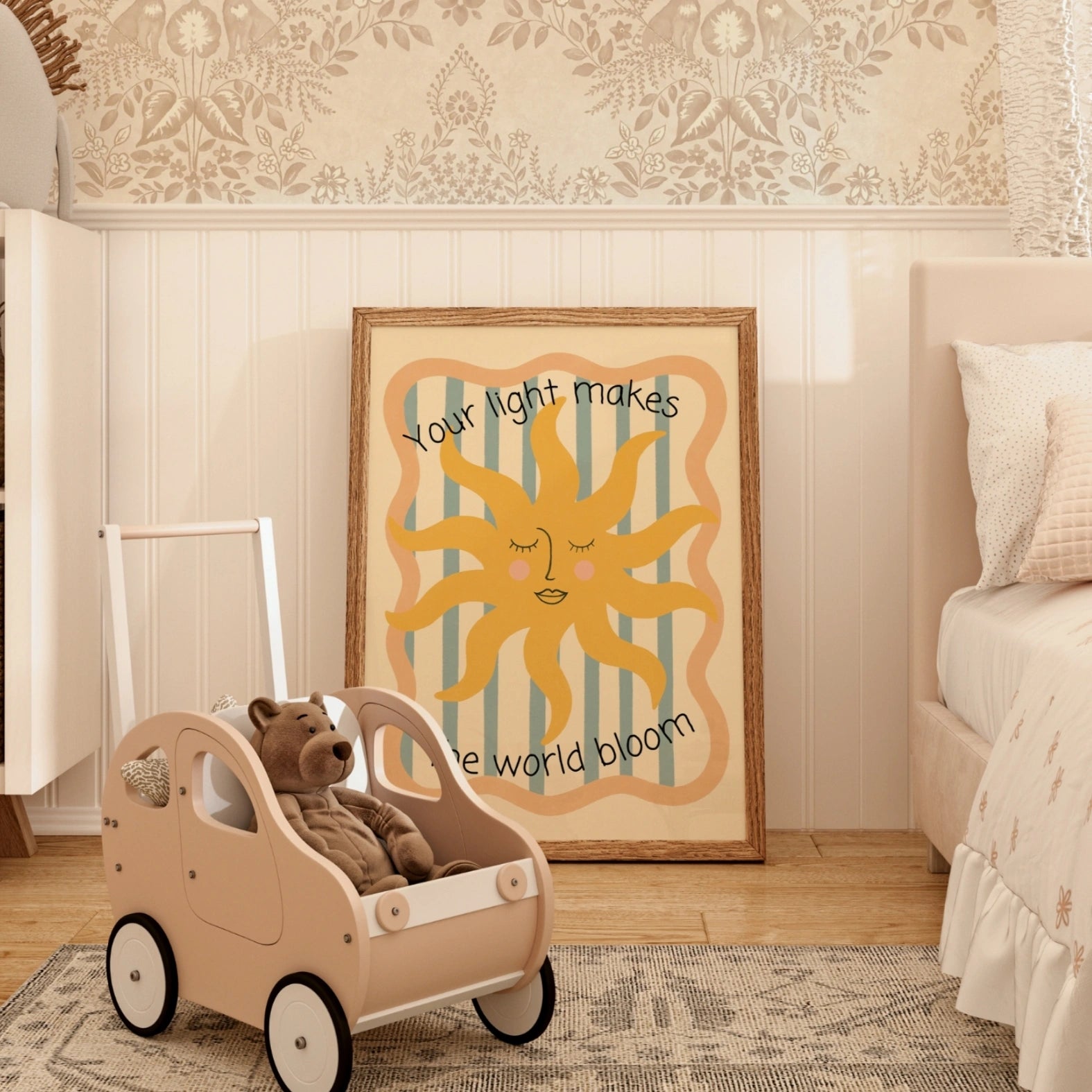 Decorazione per la cameretta del bambino in giallo caldo